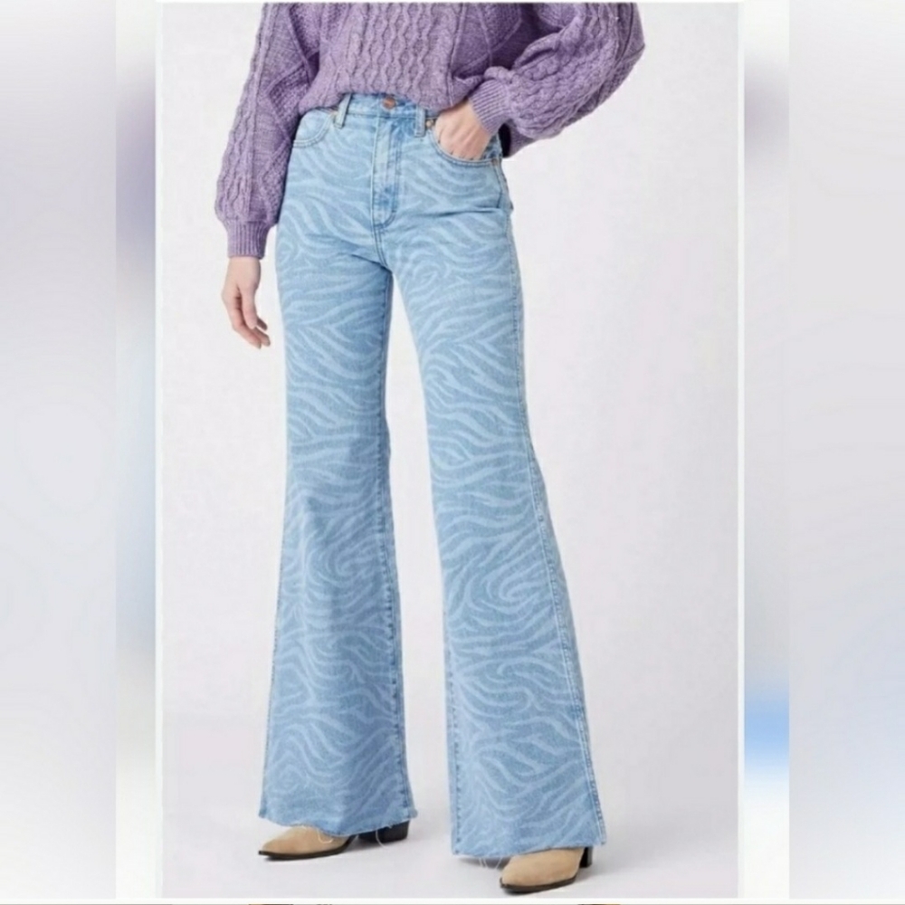 Wrangler Womens Wanderer High Rise Flare Meow Laser Tiger Stripe Jeans 29 X 32